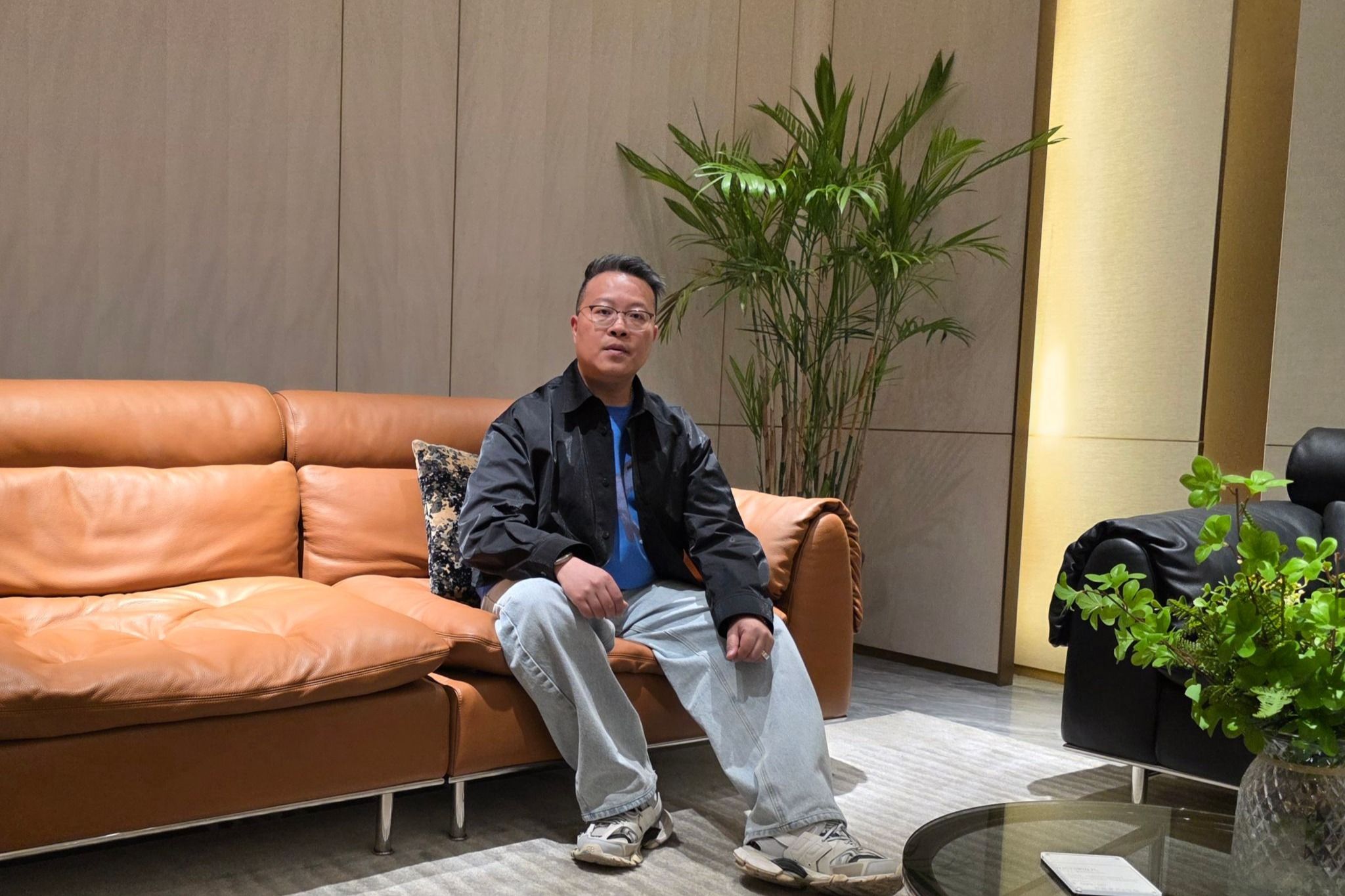 西译99级国际贸易专业校友陈鹏成选择