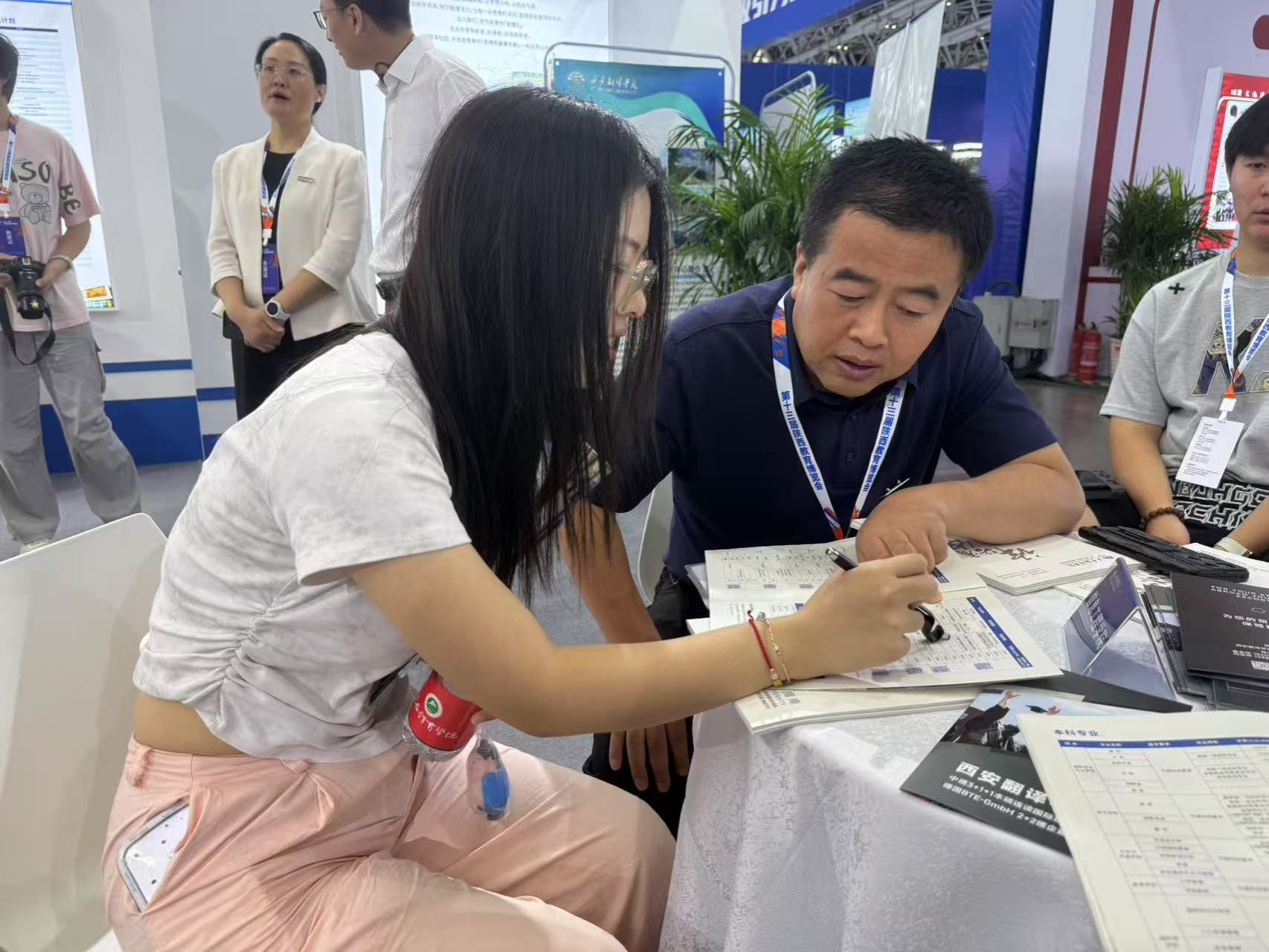 专业课教师积极投身于产教融合中